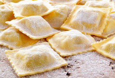 Raviolis espinacs  pomes i panses